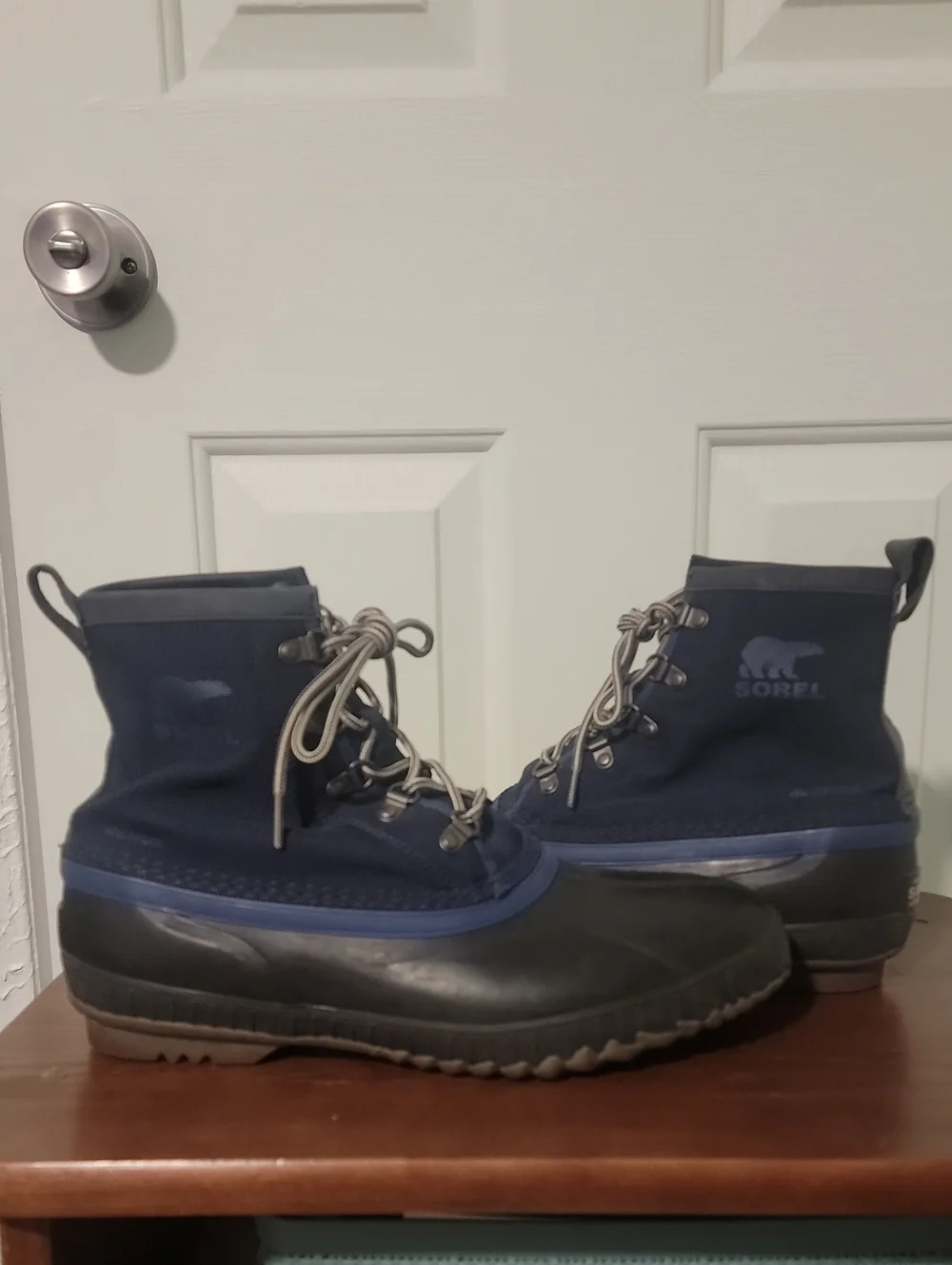 Sorel Men's Navy and Black Waterproof Lace-Up Rain & Snow Boots Size 10.5